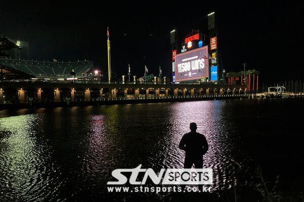 샌프란시스코 자이언츠 우측 장외의 맥코비 만. 사진┃뉴시스/AP