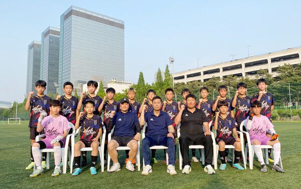 경기도축구협회 초등지도자협의회 대표팀(이하 경기도 U12 대표팀)이 &nbsp;오는 27일부터 28일까지 일본 후쿠오카 글로벌아레나에서 열리는 ‘Justo Cup’ 출전을 위해 본격적인 훈련을 시작했다. 사진┃㈜리본코퍼레이션랩 제공