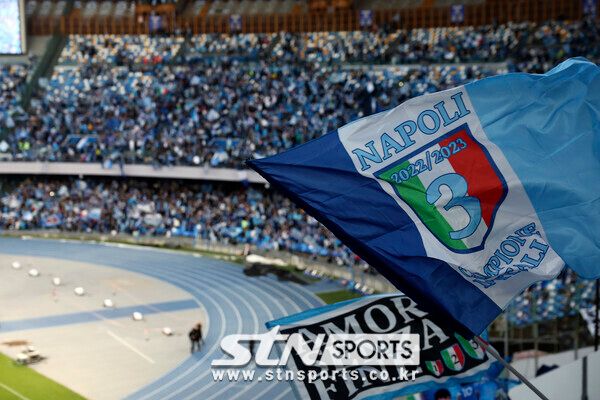 몸집을 줄이고도 우승을 달성한 SSC 나폴리. 사진┃뉴시스/AP