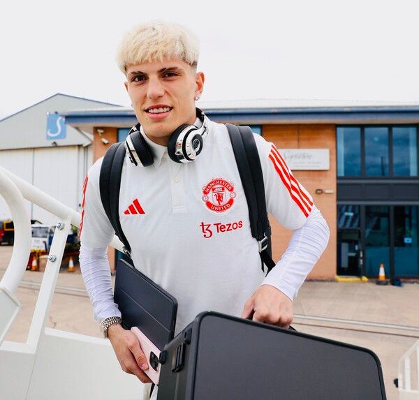 이동 중인 맨체스터 유나이티드 윙포워드 알레한드로 가르나초. 사진┃맨체스터 유나이티드