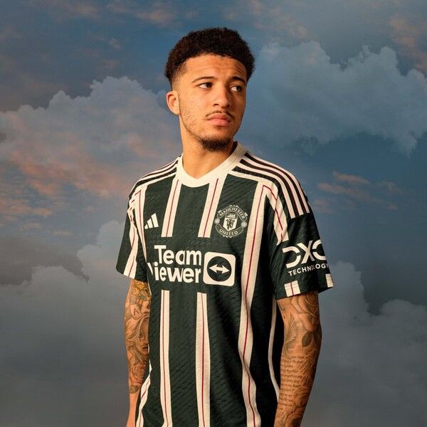 2023/24시즌 맨체스터 유나이티드 원정 유니폼을 착용한 윙포워드 제이든 산초. 사진┃맨체스터 유나이티드