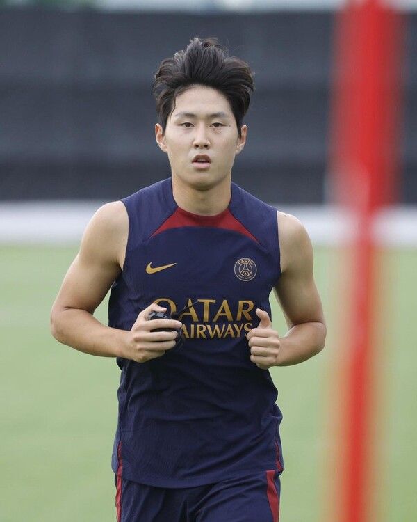 훈련하는 이강인. 사진┃파리 생제르맹 FC