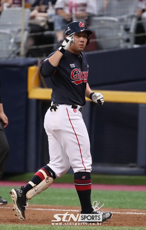 롯데 자이언츠 2루수 안치홍. 사진┃뉴시스