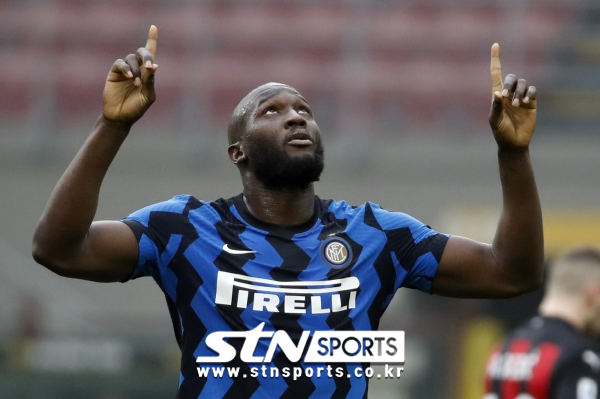 직전 시즌까지 인터 밀란서 활약했던 공격수 로멜루 루카쿠. 사진｜뉴시스/AP