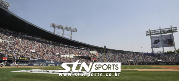 KBO리그가 입장료를 인하한다. 사진｜뉴시스
