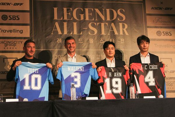 좌측부터 프란체스코 토티, 파울로 말디니, 안정환, 최진철. 사진┃라싱시티그룹 코리아