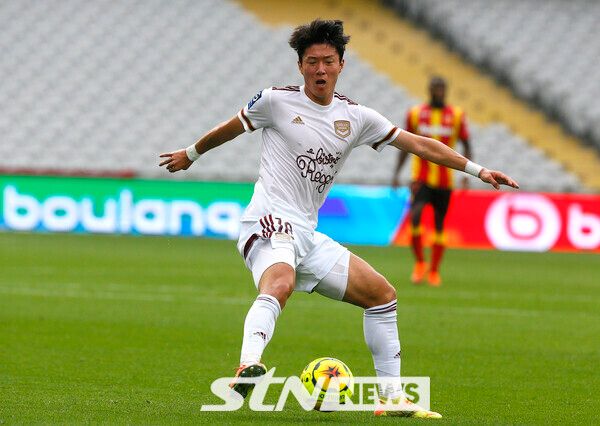 [오피셜] ‘불법 촬영 혐의’ 황의조, 노리치 임대 돌연 조기 종료...노팅엄 복귀! ‘커리어 꼬였다!’ 사진┃뉴시스/AP