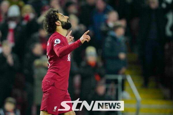 살라의 에이전트에 의하면 부상이 생각했던 것보다 더 심각하다. 21~28일 정도 전력에서 이탈할 예정이다. 영국으로 복귀해 집중 재활 치료에 전념할 예정이며 상태에 따라 이집트 대표팀 복귀가 결정된다. 사진┃뉴시스/AP