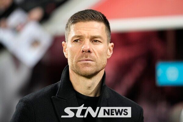  “알론소 감독이 이번 시즌을 끝으로 레버쿠젠을 떠날 것이다. 클롭의 대체자로 강력히 거론되고 있다. 작업에 착수했다”&nbsp;사진┃뉴시스/AP