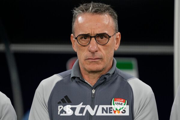 아랍에미리트를 이끌고 있는 파울루 벤투 감독. 사상 첫 아시안컵 본선에 오른 타지키스탄은 벤투호를 1-1 연장 끝 승부차기로 5-4 승리를 거두며 8강에 올랐다. 사진┃뉴시스