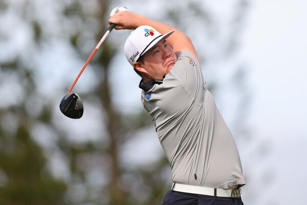 임성재(25·CJ)가 2라운드에서 버디 8개, 보기 1개를 묶어 7언더파 66타를 적어내 중간합계 15언더파 131타로 공동 2위에 올랐다.&nbsp;사진┃PGA