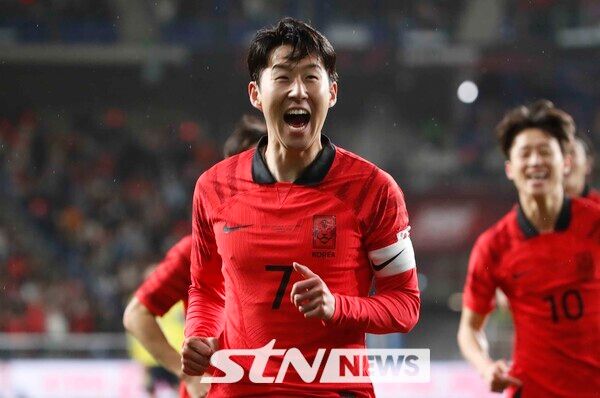 사진┃사진┃‘손흥민이 넣고 이강인이 찌르고 김민재가 후방에서 지킨다!’ 아시안컵 베스트 11 ‘일본 천하’ 뉴시스