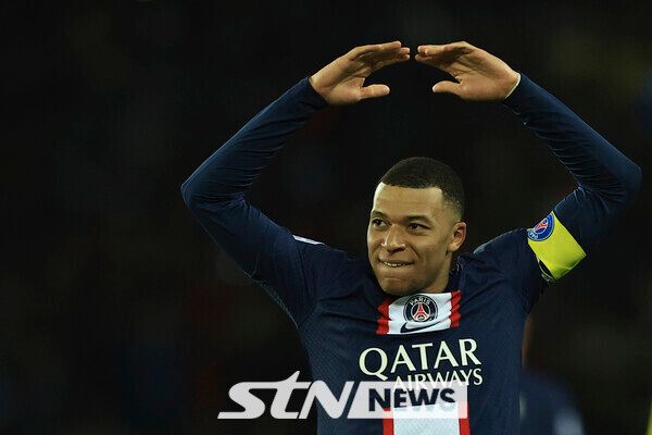 사진┃‘충격 뒷통수’ 음바페 레알 마드리드 이적 아니다? 이강인과 파트너십 계속? “미래 합의 없었어” 뉴시스/AP