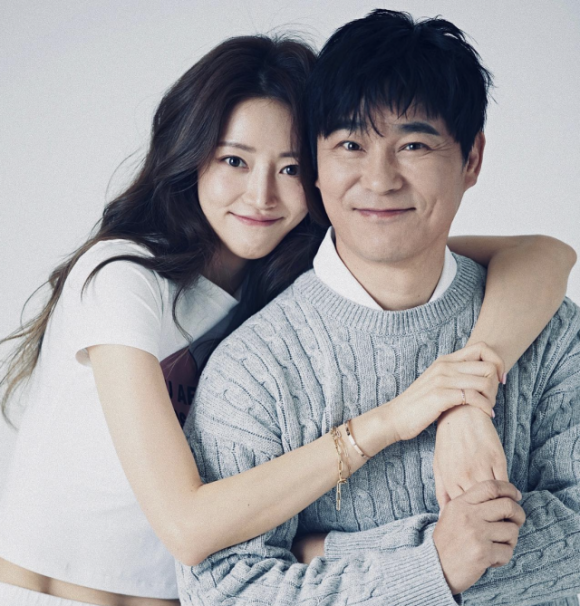 가수 겸 배우 임창정과 그의 아내 서하얀이 주가조작 일당들이 주최한 '조조 파티'에 참석했다는 주장이 나왔다. 사진┃서하얀 SNS