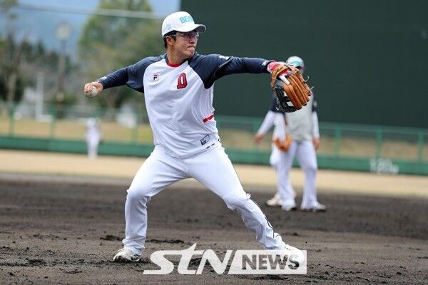 수비 훈련 중인 허경민. 사진┃두산 베어스