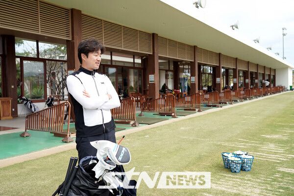 '송경서&nbsp;아카데미'에서&nbsp;송경서 프로는 선수들에게 기본기가 먼저다고 강조한 모습. 사진┃유연상 기자