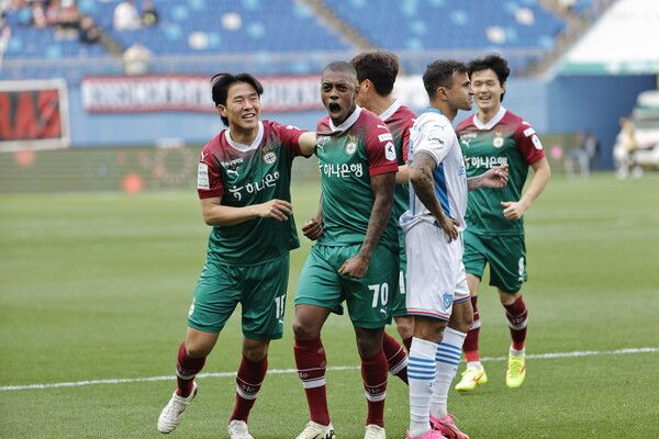 지난 7일 포항스틸러스전에서 골을 넣고 환호하는 레안드로. 사진┃대전하나시티즌