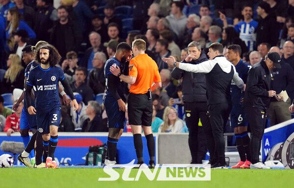 퇴장 당한 리스 제임스. 사진┃뉴시스/AP