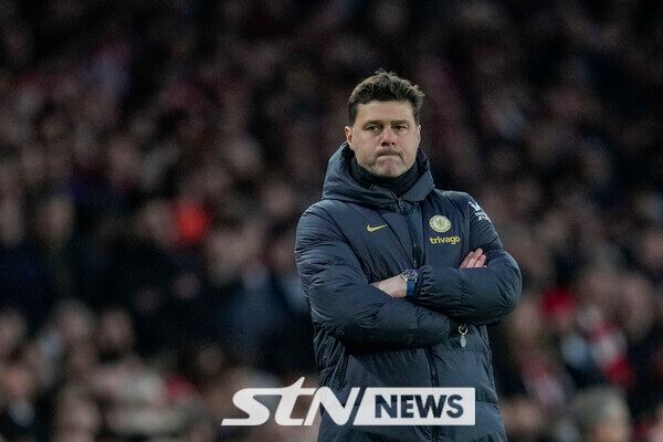 맨체스터 유나이티드의 관심을 받는 마우리시오 포체티노. 에릭 텐 하흐 감독 경질이 우선이다. 영국 매체 ‘더 타임즈’는 23일 “포체티노는 맨유가 에릭 텐 하흐 감독과 결별하고 사령탑 취임이 가능해지면 대화할 의향이 있다”고 전했다.┃뉴시스/AP