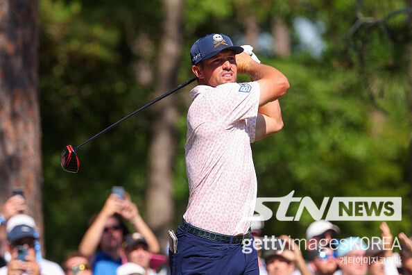 16일 열린 US오픈 3라운드에서 3타 차 단독 선두에 오른 브라이슨 디섐보. 사진┃게티이미지코리아