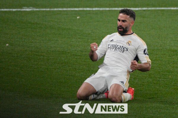 득점 후 환호하는 다니 카르바할. 사진┃뉴시스/AP