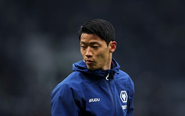 토트넘 홋스퍼전에서 득점 후 추모를 한 울버햄튼 원더러스 공격수 황희찬. 사진┃게티이미지코리아