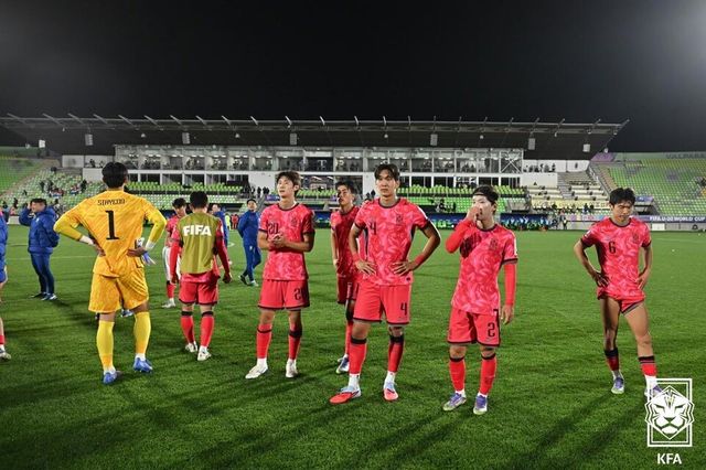 20세 이하(U20) 한국 축구 대표팀의&nbsp;2025 국제축구연맹(FIFA) U20월드컵 조별리그 2차전 파라과이전 경기 후 모습. /사진=KFA