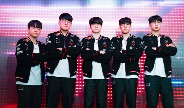 오는 14일 2025 리그 오브 레전드(이하 LoL) 월드 챔피언십이 중국 베이징 스마트 e스포츠 센터(Beijing Smart Esports Center)에서 열리는 T1과 인빅터스 게이밍의 플레이-인으로 막을 올린다고 밝혔다.(▲2025 LoL월드 챔피언십 플레이-인 스테이지에 출전하는 T1). /사진=라이엇 게임즈