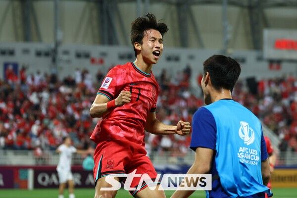 14일 오후 8시 서울월드컵경기장에서 열린 파라과이와 10월 A매치 경기에서 선제골을 넣은 윙포워드 엄지성. /사진=뉴시스