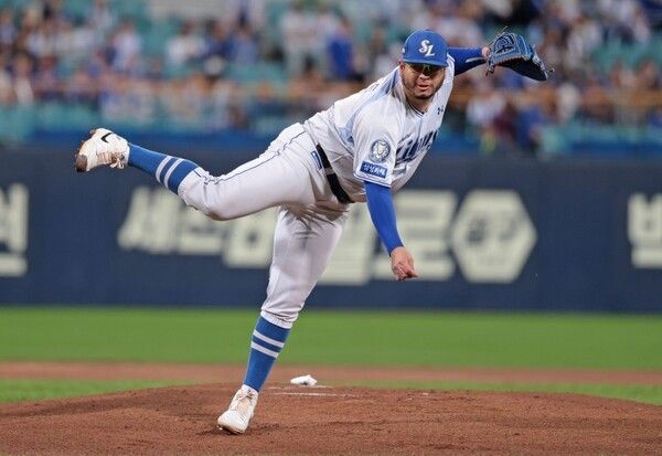 14일 오후 6시 30분 대구 삼성라이온즈파크에서 열린 SSG 랜더스와 2025 신한 SOL 뱅크 KBO 포스트시즌(PS) 준플레이오프(준PO·5전 3선승제) 4차전 선발 등판해 7이닝 2피안타 1볼넷 9탈삼진 무실점 호투한 아리엘 후라도. /사진=삼성 라이온즈