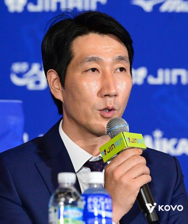 15일 오후 서울 호텔리베라 청담에서 진에어 2025~2026시즌 V리그 남자부 7개 구단이 참석한 가운데 시즌 시작을 알리는 미디어데이가 열렸다. 미디어데이에 참석한 /사진=