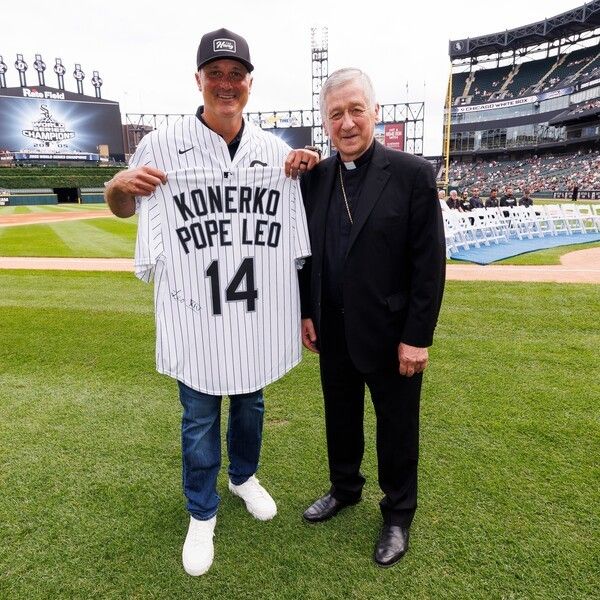 레오 14세가 지난 7월 미국 교구 추기경을 통해 2005 화이트삭스 우승 당시 간판 타자에게 자신의 사인이 담긴 유니폼을 선물했다. /사진=시카고 화이트삭스 공식 채널