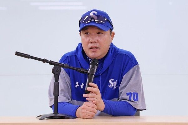 17일 오후 6시 30분 대전 한화생명볼파크에서 열리는 2025 신한 SOL뱅크 한국야구위원회(KBO) 포스트시즌(PS) 플레이오프(PO·5전3선승제) 1차전 경기를 앞둔 삼성 라이온즈 박진만 감독. /사진=삼성 라이온즈