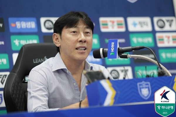 울산HD 사령탑 시절 신태용. /사진=한국프로축구연맹