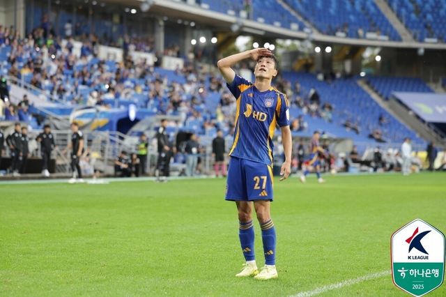 울산HD 미드필더 이청용. /사진=한국프로축구연맹