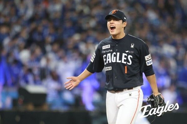 21일 오후 6시 30분 경상북도 대구 수성구의 대구삼성라이온즈파크에서 열린 2025 신한 SOL뱅크 한국야구위원회(KBO) 포스트시즌(PS) 플레이오프(PO·5전3선승제) 3차전에서 호투를 펼친 한화 이글스 투수 문동주. /사진=한화 이글스