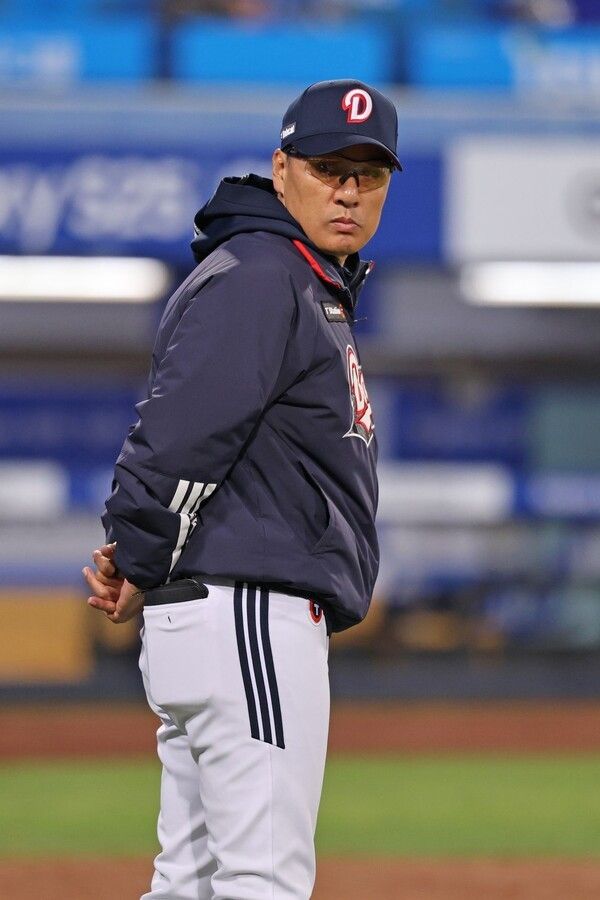 이승엽 전 두산 감독이 지난 5월 3일 대구 삼성 경기 전 그라운드에 나와있다. /사진=두산 베어스