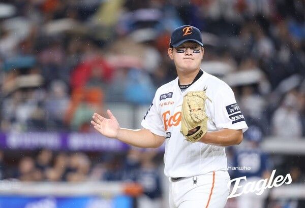 김서현이 지난 9월 3일 대전 NC전에서 마운드를 내려오고 있다. /사진=한화 이글스