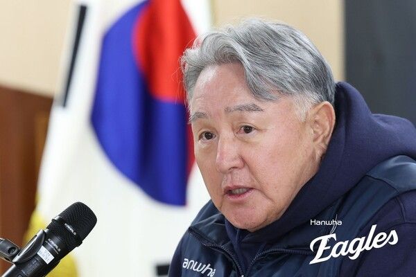 김경문 한화 이글스 감독이 지난 22일 삼성과 PO 3차 경기 시작 전 언론과 만나 인터뷰를 진행했다. /사진=한화 이글스