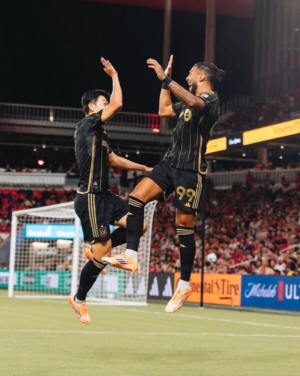 미국 메이저리그 사커(MLS) 로스엔젤레스FC(LAFC)의 손흥민과 드니 부앙가. /사진=로스엔젤레스FC(LAFC)