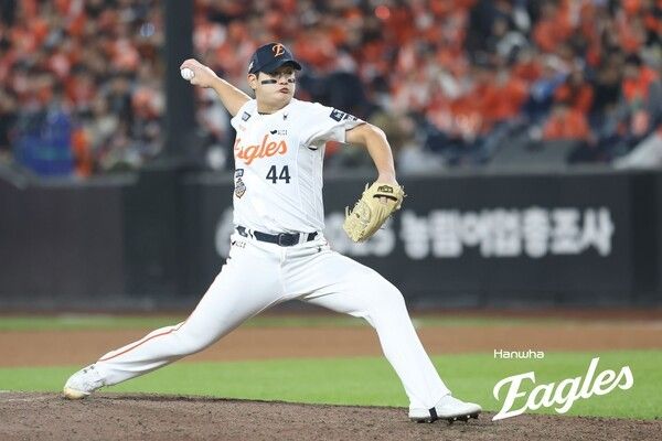 29일 대전 중구 한화생명볼파크에서 열린 2025 KBO 한국시리즈 3차전 LG 트윈스와 한화 이글스의 경기, 8회초 등판한 김서현. /사진=한화 이글스