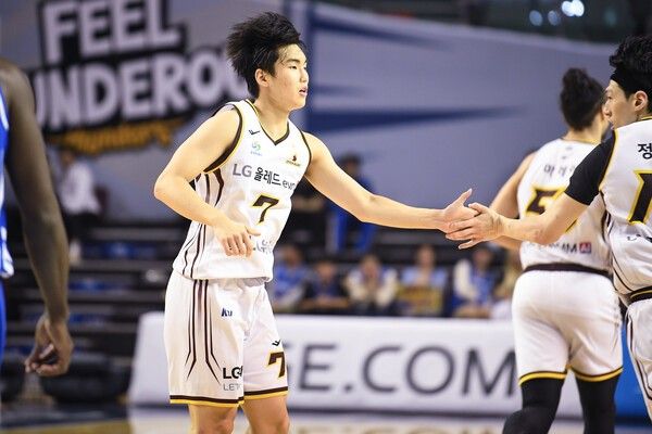 LG 세이커스 최형찬이 12일 잠실실내체육관에서 열린 서울 삼성 선더스와 경기에서 출전했다. /사진=KBL