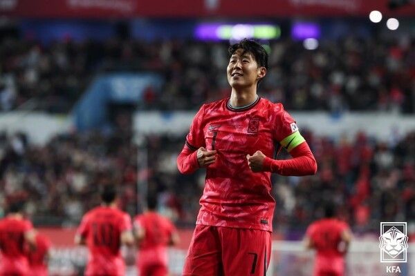 14일 대전월드컵경기장에서 열린 축구 국가대표팀 평가전 대한민국과 볼리비아의 경기에서 선취골을 넣은 손흥민이 기뻐하고 있다. /사진=대한축구협회