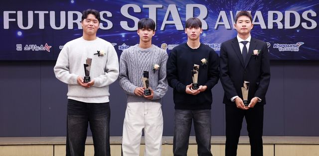 박도훈, 김태호, 박시후, 김현오(왼쪽부터)가 24일 오후 3시 서울 중구에 위치한 한국프레스센터 19층 기자회견장에서 열린 '2025 퓨처스 스타대상' 시상식에서 포즈를 취하고 있다. /사진=스타뉴스