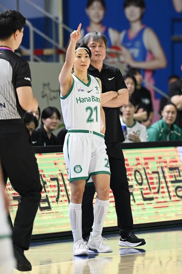 하나은행 이이지마 사키. /사진=WKBL