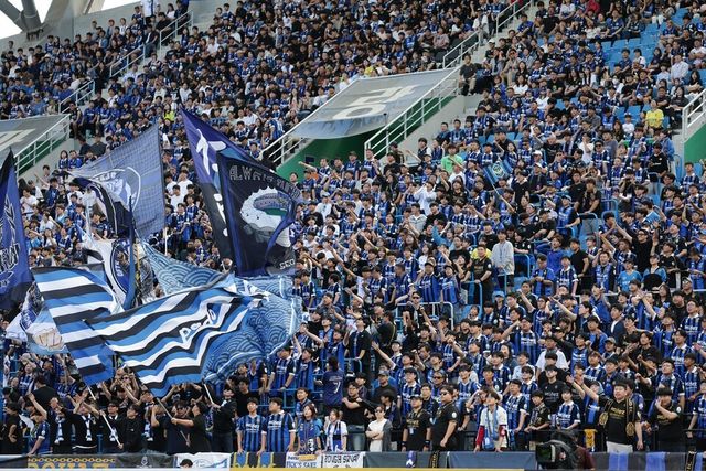 인천유나이티드 팬들의 모습. /사진=한국프로축구연맹