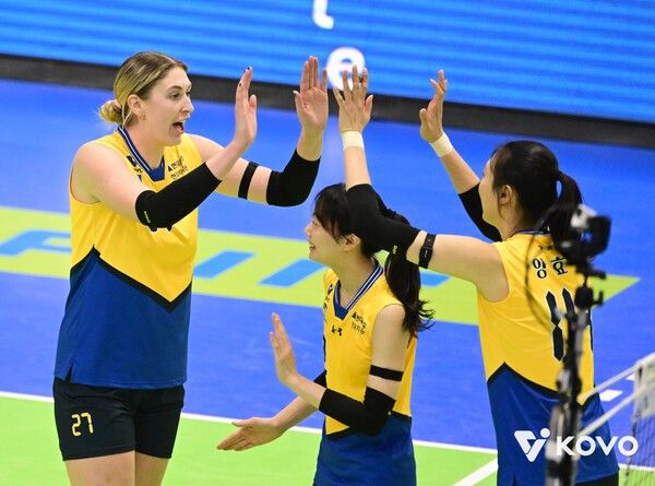 기뻐하는 현대건설 선수들. /사진=KOVO