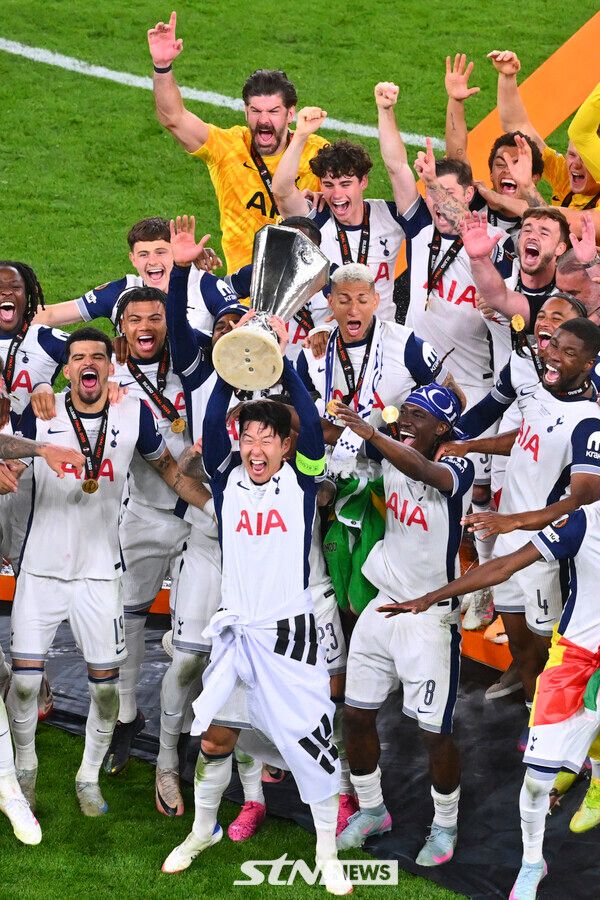 손흥민의 토트넘 홋스퍼 시절 유럽축구연맹(UEFA) 유로파리그(UEL) 우승 세리머니. /사진=뉴시스(AP)
