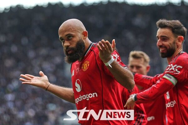 선제골 후 기뻐하는 맨체스터 유나이티드 브라이언 음뵈모. /사진=뉴시스(AP)