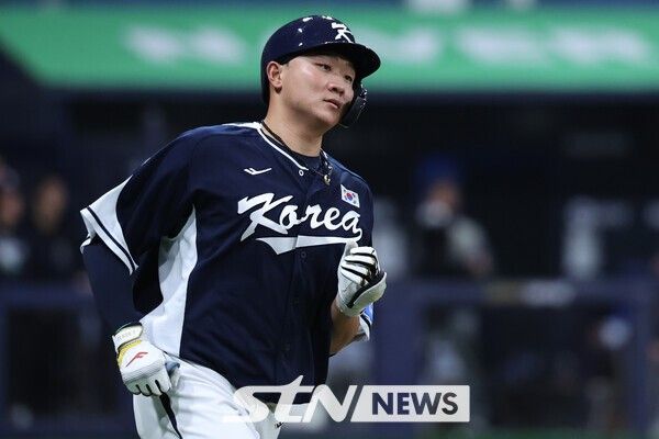 9일 오후 서울 구로구 고척스카이돔에서 열린 2025 K-베이스볼 시리즈 대한민국과 체코의 평가전 2차전 경기, 한국 9회초 공격 무사 주자 1루서 이재원이 투런 홈런을 때린 뒤 베이스를 돌고 있다. /사진=뉴시스